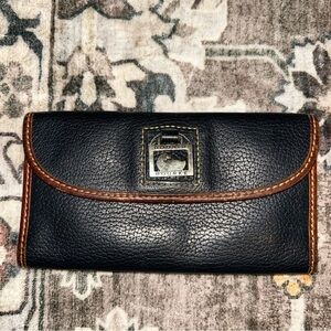 Dooney & Bourke 90s VTG Black and Brown Leather Clutch